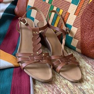 Light brown, low wedge sandal.